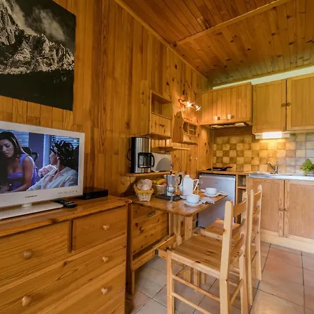Sainte-foy-l'argentiere Sleeps 3 Pool *